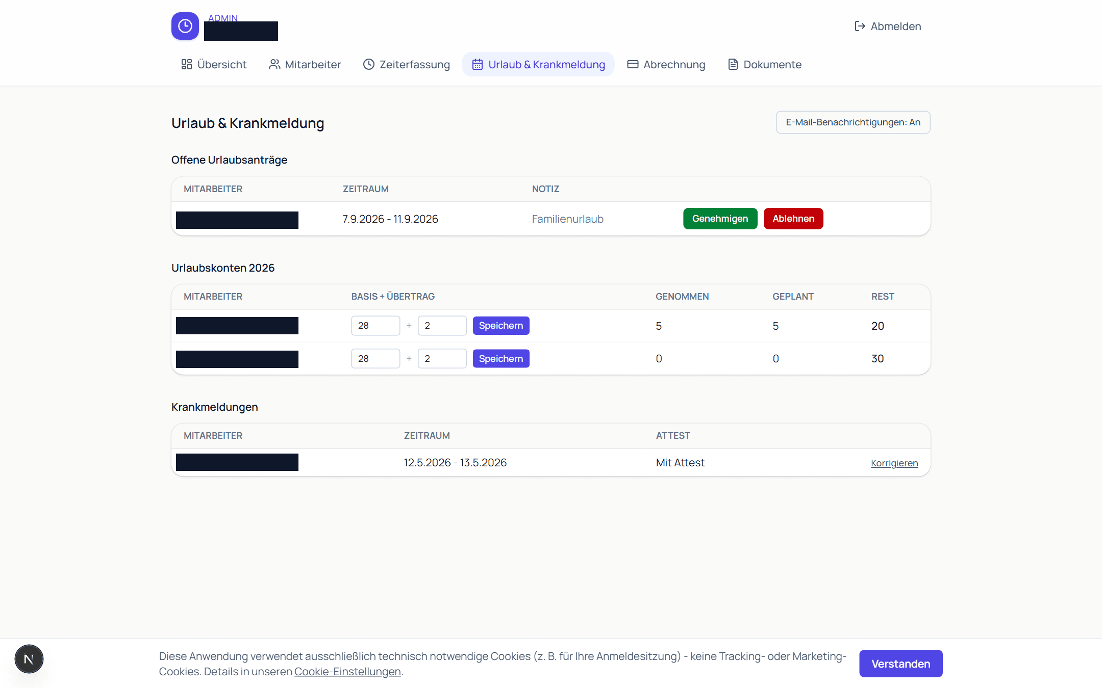 Admin-Ansicht mit offenem Urlaubsantrag, Genehmigen/Ablehnen-Buttons und Urlaubskonten